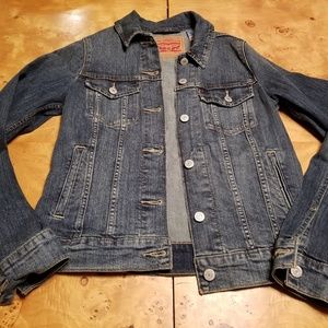 Women's Levi's denim jacket